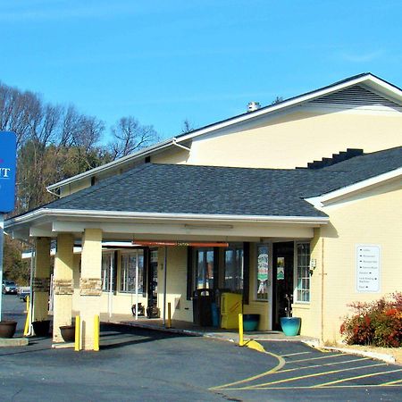 Отель Baymont By Wyndham Front Royal Near Shenandoah National Park Экстерьер фото
