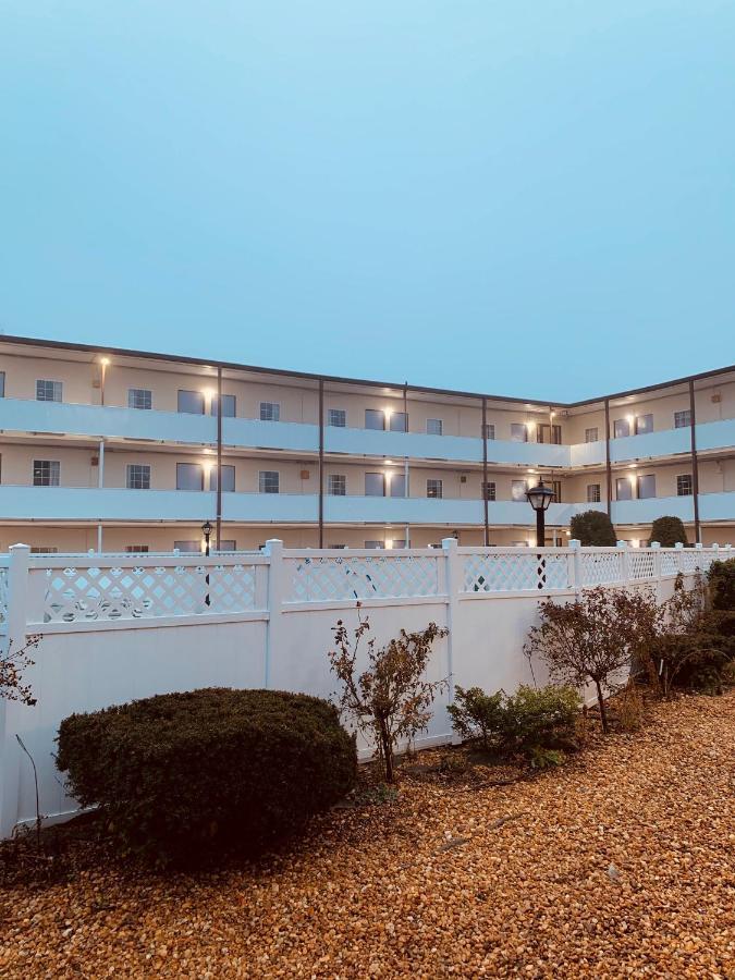 Отель Baymont By Wyndham Front Royal Near Shenandoah National Park Экстерьер фото